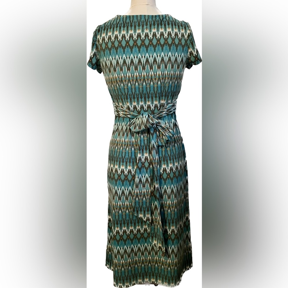 Sent to  Thredup-BCBGMAXAZRIA zigzag twist front dress in teal - Picture 8 of 15